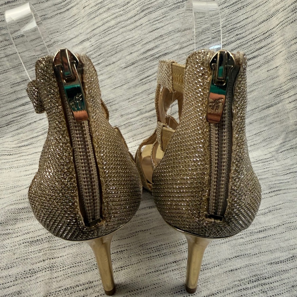 Marc Fisher Gold Nala Sandals Size 8.5 Metallic Formal Pump Heel Wedding - Picture 6 of 13